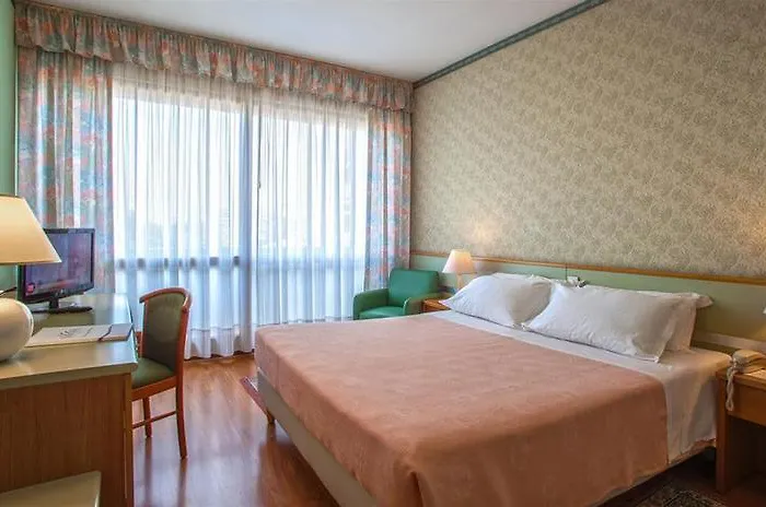 Aurora Terme Отель