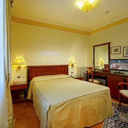 Aurora Terme ホテル 3*