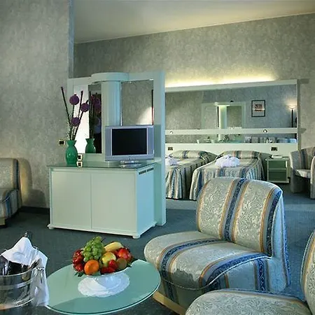 Aurora Terme 3* アーバノ・テルメ