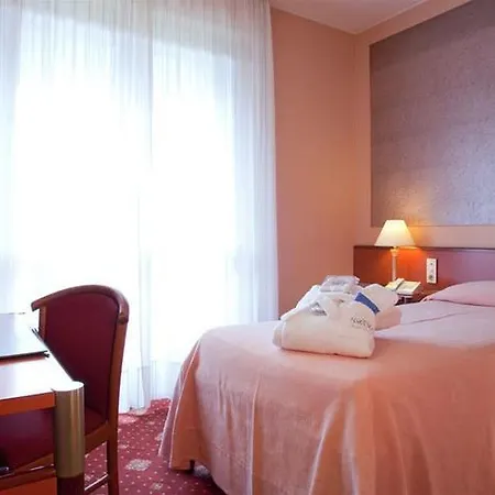 Aurora Terme 3* アーバノ・テルメ